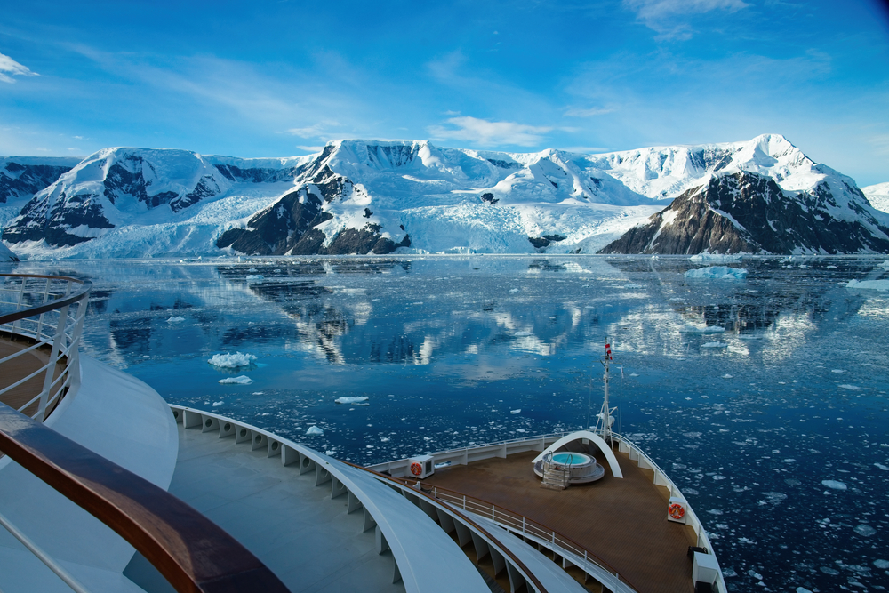 Neko,harbor,antarctica,sunrise,from,cruise,ship